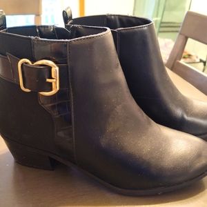 London Fog Black women's short boot 9.5